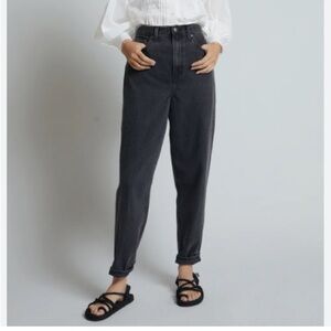 Levi’s high loose taper jeans black high waisted size 31 barrel leg